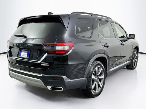 Certified 2025 Honda Pilot Touring image 7