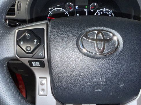 Used 2024 Toyota 4Runner SR5 AWD/4WD image 32