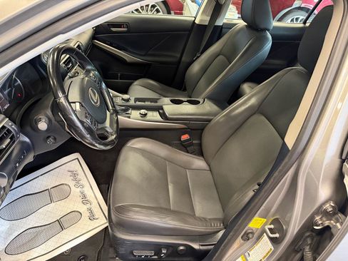 Used 2018 Lexus IS 300 AWD w/ Comfort Package image 12