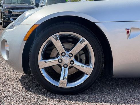 Used 2006 Pontiac Solstice Convertible w/ Premium Package RWD image 6