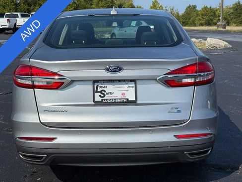 Used 2020 Ford Fusion SE image 5