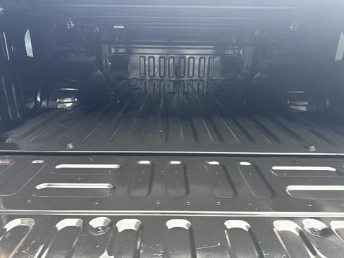 Used 2017 Ford F250 Lariat w/ Chrome Package image 23