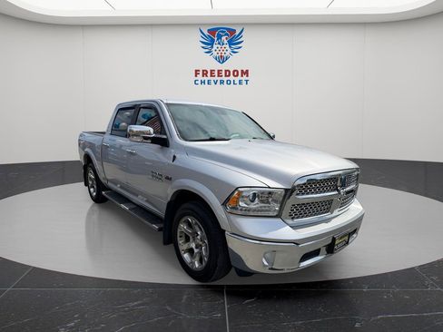 Used 2017 RAM 1500 Laramie w/ Convenience Group AWD/4WD image 7