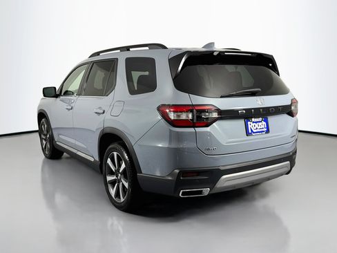 Certified 2024 Honda Pilot Touring image 7