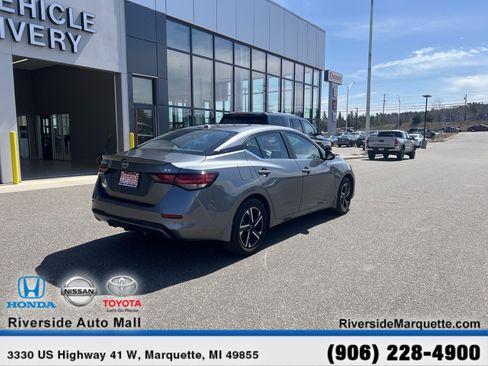 Used 2024 Nissan Sentra SV image 9