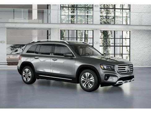 Used 2026 Mercedes-Benz GLB 250 4MATIC image 12