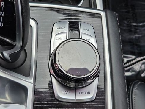 Used 2017 BMW 750i RWD image 19