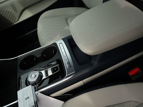 New 2026 Kia Carnival EX FWD image 24