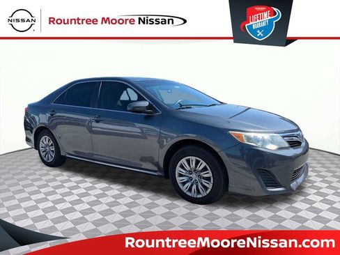 Used 2014 Toyota Camry LE FWD image 1