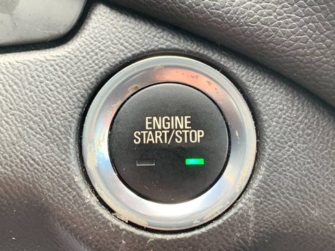 Used 2020 Chevrolet Equinox LT FWD image 24