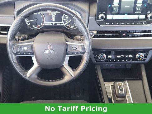 Used 2022 Mitsubishi Outlander SE image 24