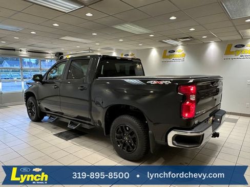 Used 2021 Chevrolet Silverado 1500 LT AWD/4WD image 19