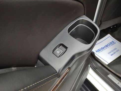 Used 2017 Chevrolet Suburban LT image 35