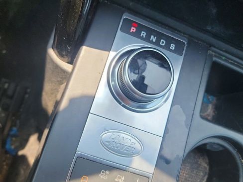 Used 2018 Land Rover Discovery SE image 24