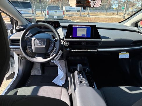 New 2026 Toyota Prius LE image 17