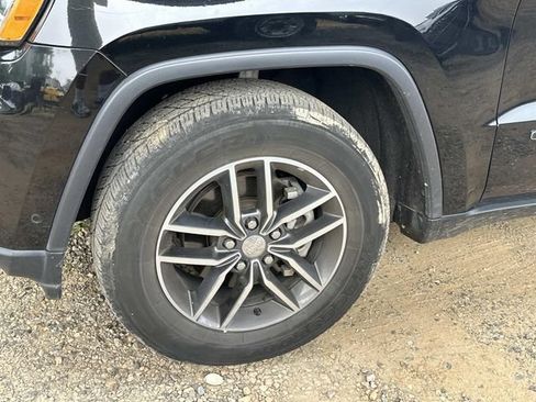 Used 2018 Jeep Grand Cherokee Limited RWD image 3