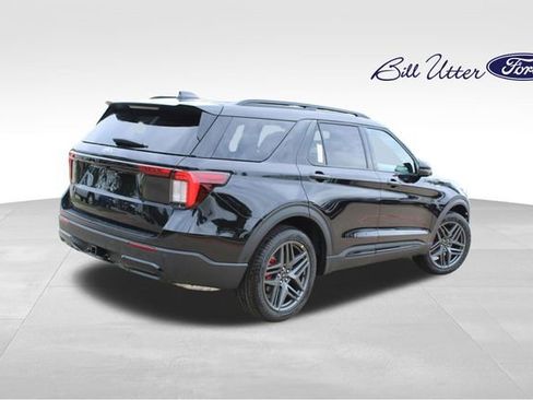 New 2026 Ford Explorer ST-Line w/ ST-Line Street Pack RWD image 3
