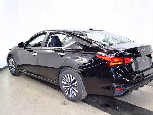 Used 2025 Nissan Altima 2.5 SV FWD image 5