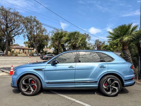 Used 2022 Bentley Bentayga AWD/4WD image 12