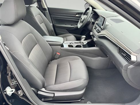 Used 2024 Nissan Altima 2.5 SV AWD/4WD image 27