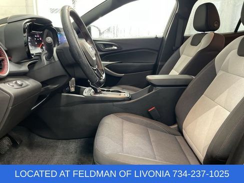 Used 2024 Chevrolet Trax RS w/ Driver Confidence Package image 17