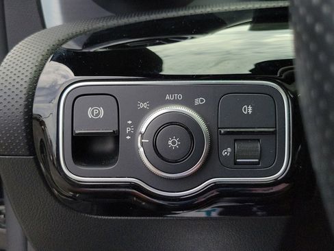 Used 2023 Mercedes-Benz CLA 250 image 16