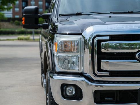 Used 2016 Ford F250 Lariat w/ Lariat Interior Package image 5