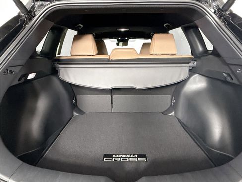 Certified 2026 Toyota Corolla Cross XLE image 38