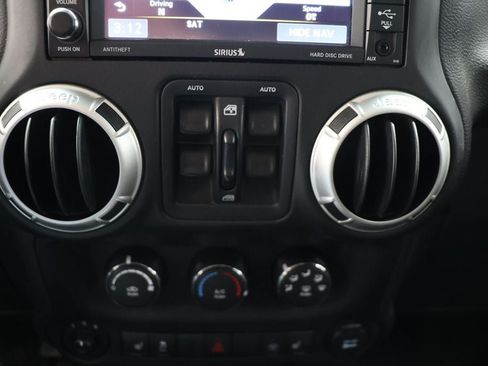 Used 2017 Jeep Wrangler Unlimited Rubicon w/ Dual Top Group AWD/4WD image 26