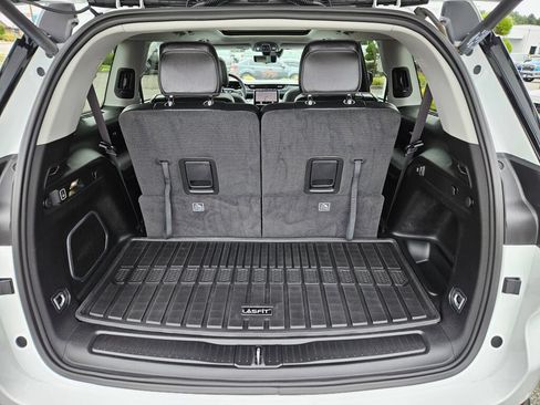 Used 2023 Jeep Grand Cherokee L Limited w/ Luxury Tech Group II AWD/4WD image 13