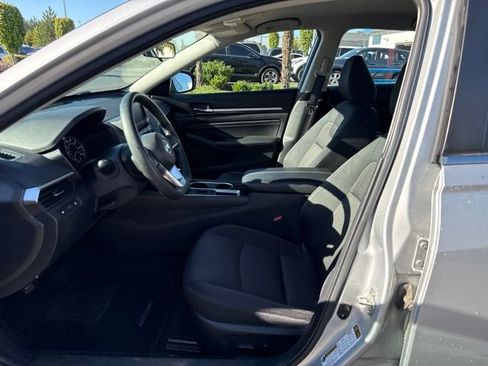 Used 2021 Nissan Altima 2.5 SV FWD image 13