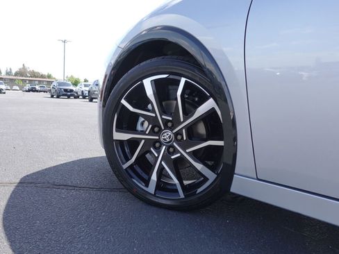 New 2026 Toyota Prius Plug-In Hybrid FWD image 8