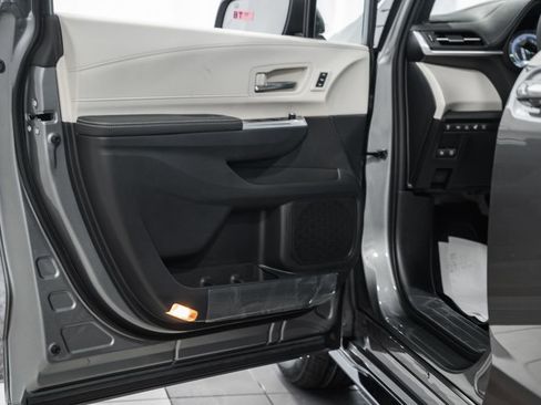 New 2026 Toyota Sienna Platinum image 43