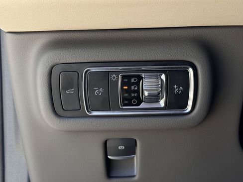 Used 2024 Lincoln Nautilus Reserve w/ Equipment Group 203A image 20