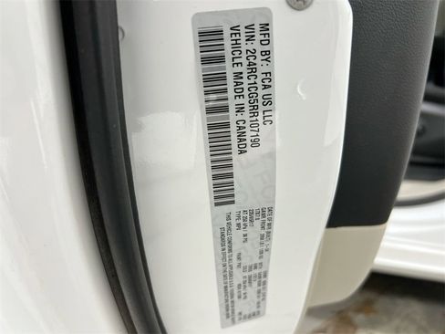 Used 2024 Chrysler Voyager LX image 27