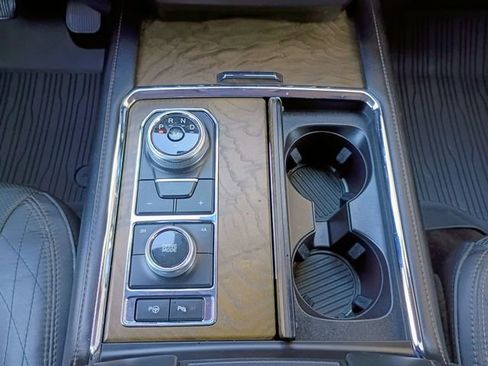 Used 2019 Ford Expedition Platinum image 37