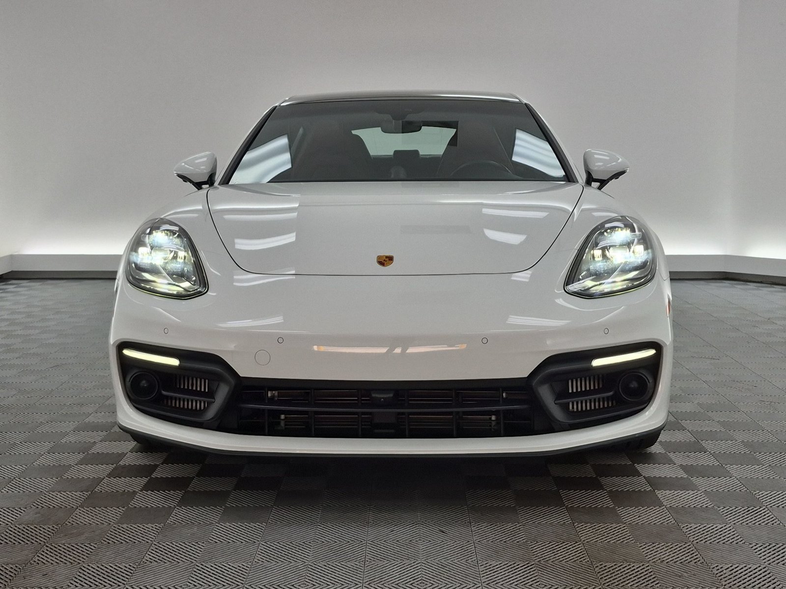Used 2023 Porsche Panamera Platinum Edition w/ Sport Chrono Package RWD image 5