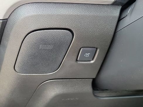 Used 2022 Ford Mustang GT Premium w/ Black Accent Package RWD image 15