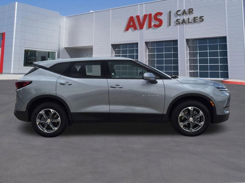 Used 2025 Chevrolet Blazer LT image 5