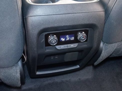 Used 2024 Chevrolet Traverse Z71 w/ Enhanced Driving Package AWD/4WD image 29
