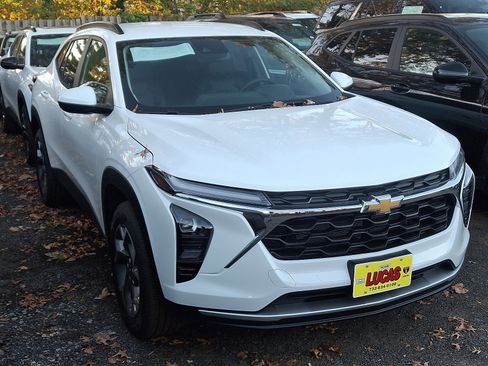 New 2026 Chevrolet Trax LT w/ Driver Confidence Package image 3