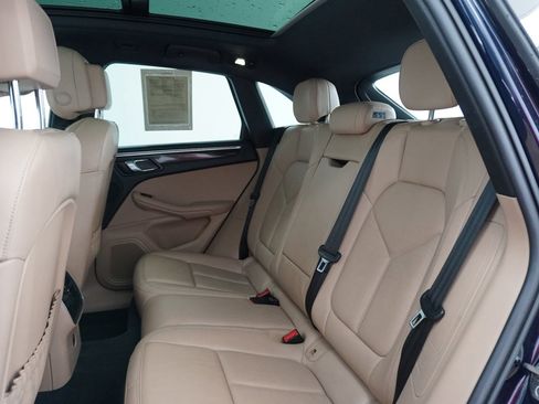 Certified 2023 Porsche Macan Turbo image 13