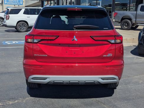 Used 2025 Mitsubishi Outlander 4WD Plug-In Hybrid image 6
