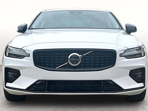 Used 2025 Volvo S60 B5 Plus AWD/4WD image 6