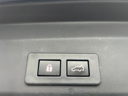 Used 2023 Subaru Ascent Limited image 7