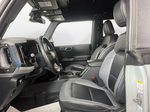 Used 2023 Ford Bronco Black Diamond image 11