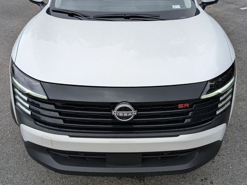 Used 2025 Nissan Kicks SR FWD image 12