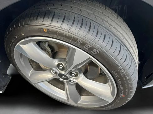 Used 2016 Ford Mustang Coupe RWD image 13