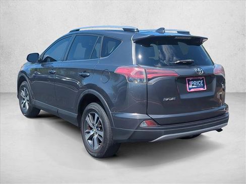 Used 2018 Toyota RAV4 XLE FWD image 12