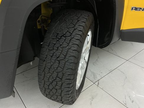 Used 2017 Jeep Renegade Latitude w/ Cold Weather Group AWD/4WD image 43